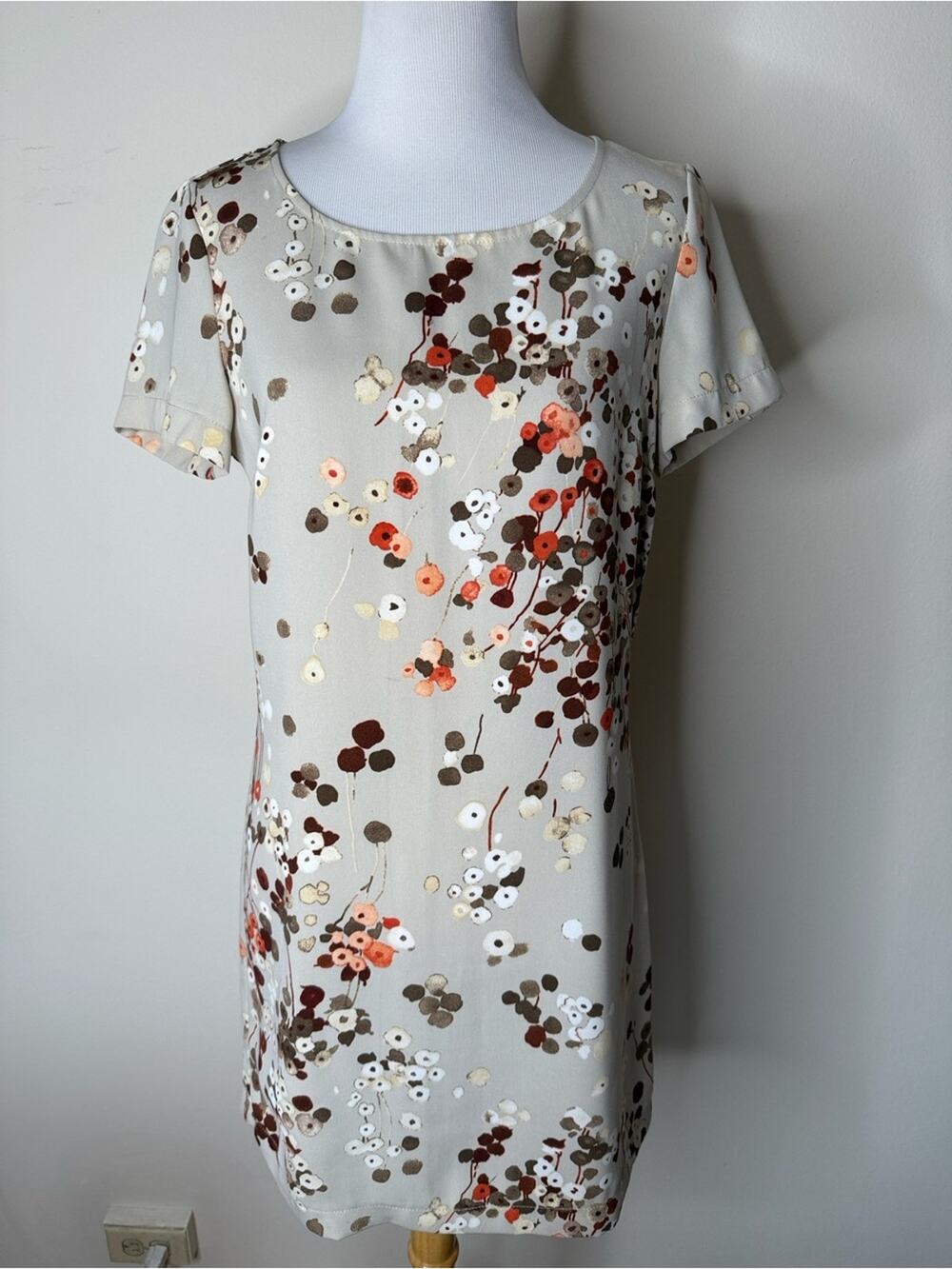 Benetton Gray Floral Short Sleeve Shift Mini Dress